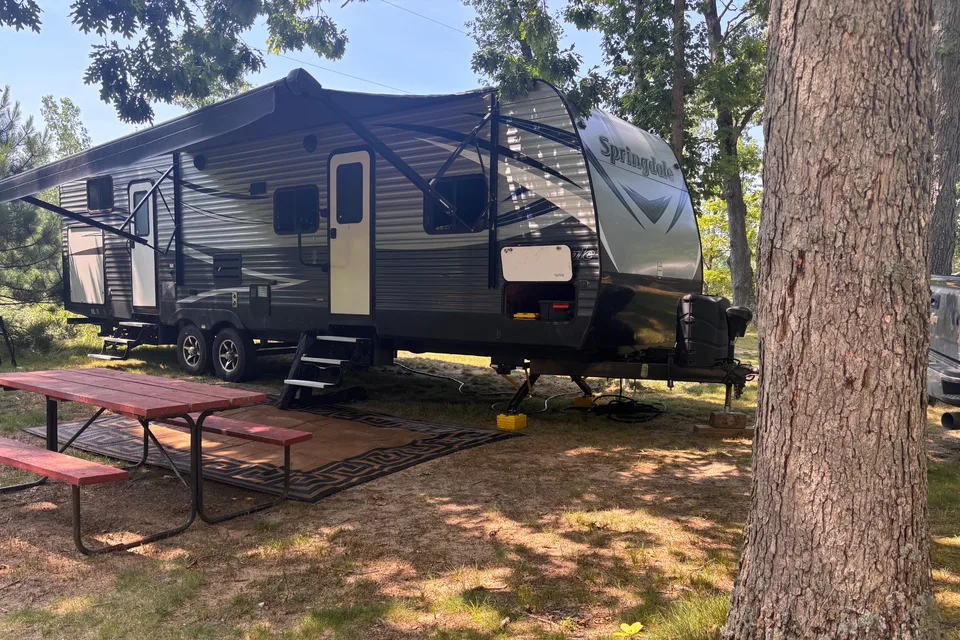 AC Unsinger’s camper Keystone Springdale Travel Trailer