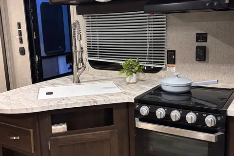 AC Unsinger’s camper Keystone Springdale Travel Trailer