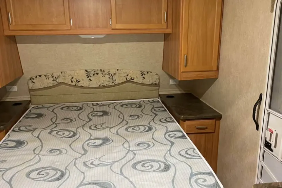 Super comfy 28 Ft Fleetwood Wilderness Travel Trailer