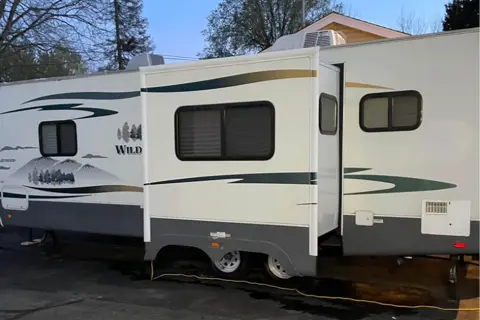 Super comfy 28 Ft Fleetwood Wilderness Travel Trailer
