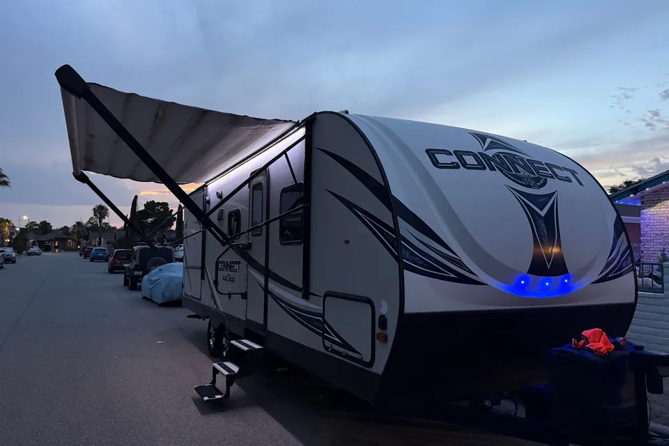 KZ connect 241 bhk Travel Trailer