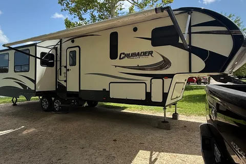 Cowboy Crusader Lite Fifth Wheel