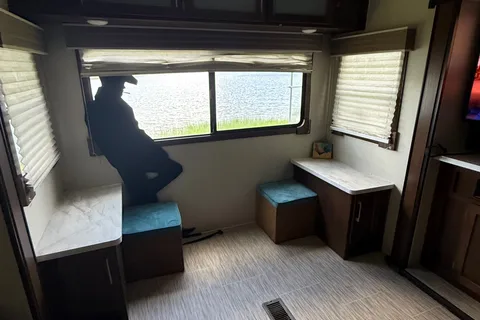 Cowboy Crusader Lite Fifth Wheel