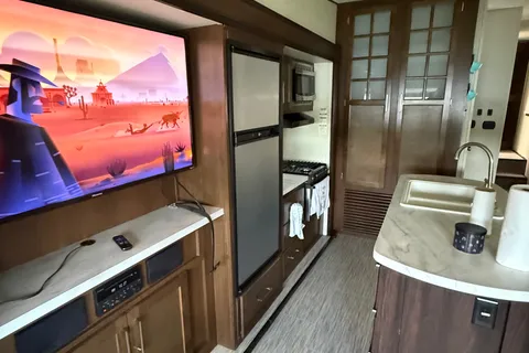 Cowboy Crusader Lite Fifth Wheel