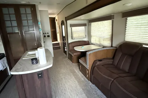Cowboy Crusader Lite Fifth Wheel