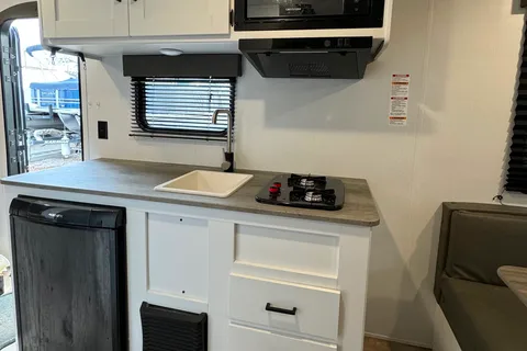 Viktoriya’s Hideout 2022 Travel Trailer