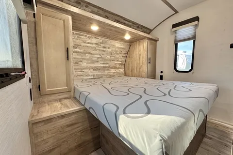 Your Family Vacation Spot / Grand River 32BRE Travel Trailer