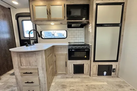 Your Family Vacation Spot / Grand River 32BRE Travel Trailer