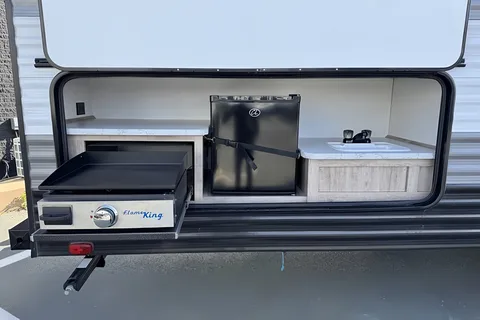 Your Family Vacation Spot / Grand River 32BRE Travel Trailer