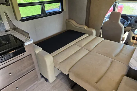 32' Bunkhouse | Bunks + Smart TVs | Pet/Smoke-Free