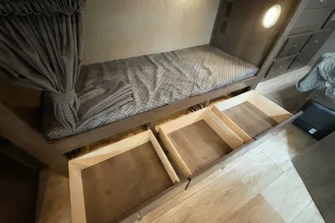 32' Bunkhouse | Bunks + Smart TVs | Pet/Smoke-Free