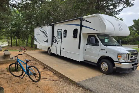 2024 Family Friendly Bunkhouse | Linens and Kitchen Loadout | Pet/Smoke-Free