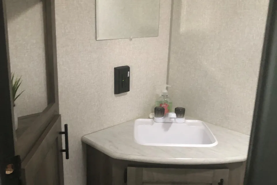 KZ Sportsman 281BHSE Travel Trailer