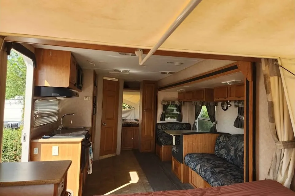 A & N - Forest River Rockford Roo Hybrid