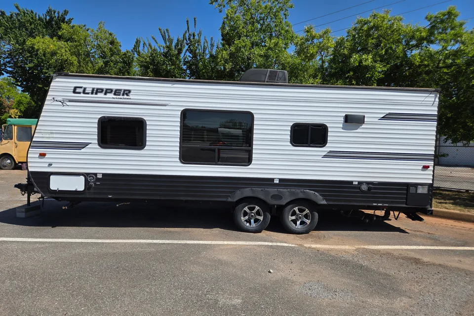 25ft. Forest River Coachmen Clipper Travel Trailer