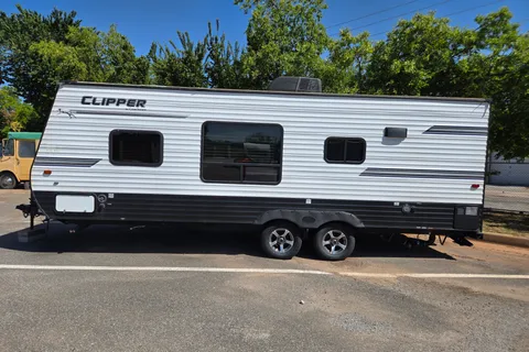 25ft. Forest River Coachmen Clipper Travel Trailer