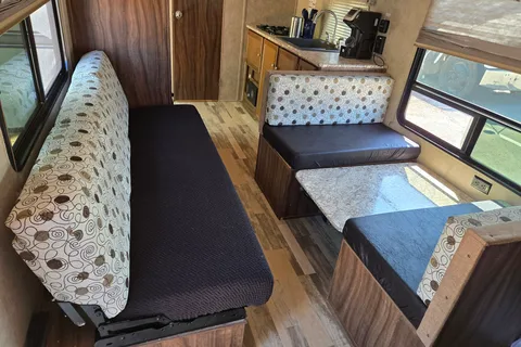 25ft. Forest River Coachmen Clipper Travel Trailer
