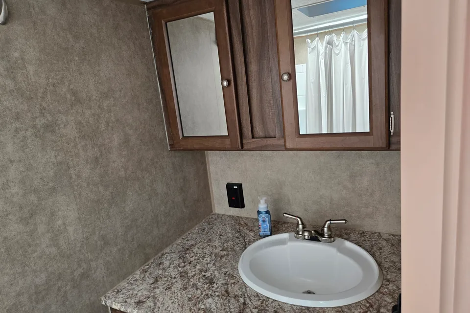 25ft. Forest River Coachmen Clipper Travel Trailer