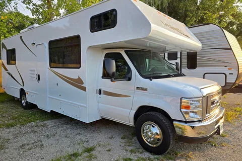 Fireside RV's 2019 Thor Motor Coach Majestic 28A - LMI1519