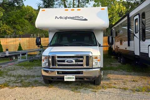 Fireside RV's 2019 Thor Motor Coach Majestic 28A - LMI1519