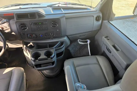 Fireside RV's 2019 Thor Motor Coach Majestic 28A - LMI1519