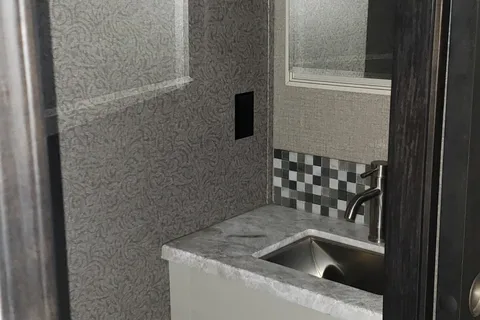 Ultimate Luxury RV Glamping Experience! - Delivery Only - NOT FOR OHV AREAS 