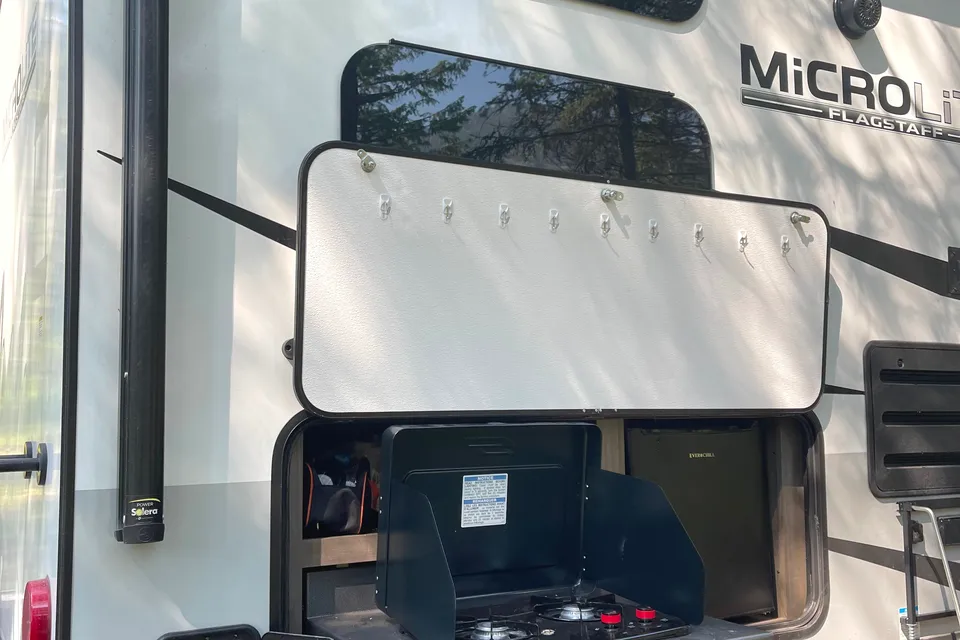 2022 Bunk House - Family Friendly & Fully Equipped Trailer w/ Generator & Bike Rack