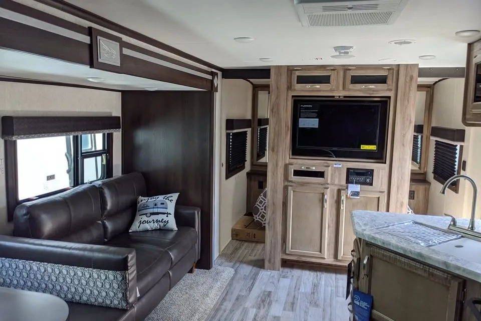 Memory Maker Jayco 27BH Travel Trailer
