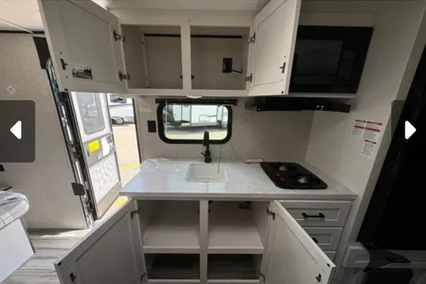 Ace's Jayco 175BH Thing two