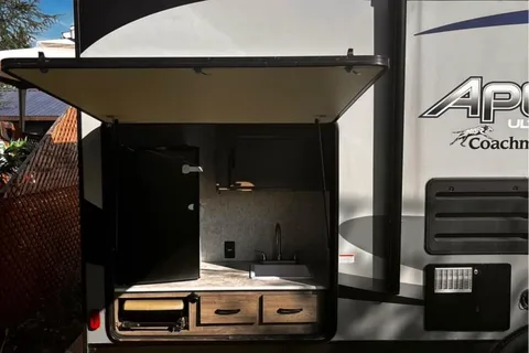 Coachmen Apex RBK 251 Roulotte