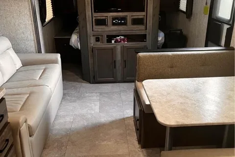 Coachmen Apex RBK 251 Roulotte