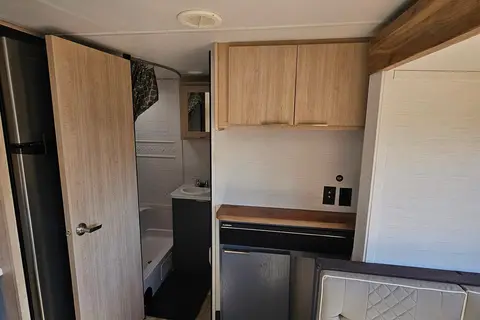 Lindsey's Primetime Tracer LE Ultra Lite Travel Trailer