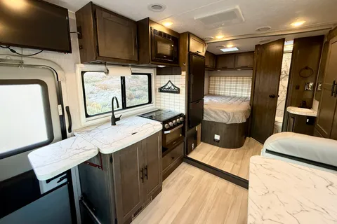 Mercedes Coachmen Prism Select 24CB