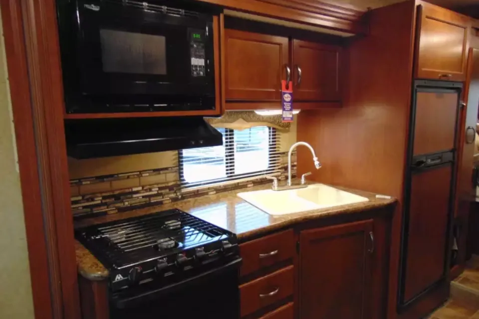 2015 Thor Motor Coach 28F Class C