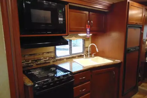 2015 Thor Motor Coach 28F Class C