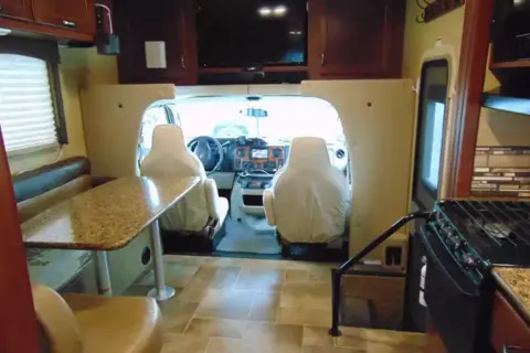 2015 Thor Motor Coach 28F Class C