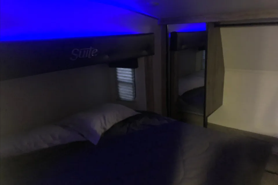 Neal's Fleetwood 2022 Fifth Wheel