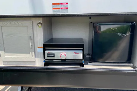 “Dahlilah” - Coachmen Catalina Legacy 303QBCK Travel Trailer