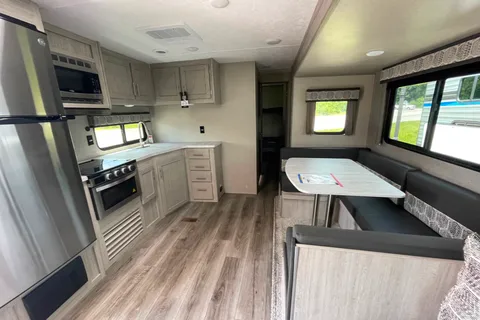 “Dahlilah” - Coachmen Catalina Legacy 303QBCK Travel Trailer
