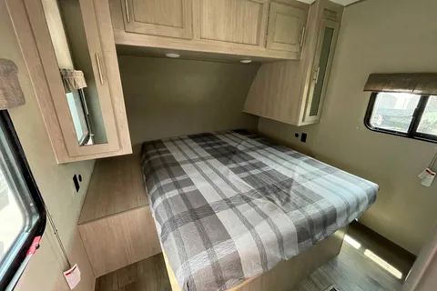 “Dahlilah” - Coachmen Catalina Legacy 303QBCK Travel Trailer