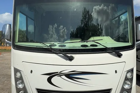 Val's Victory - Thor Motor Coach Freedom Traveler Class A
