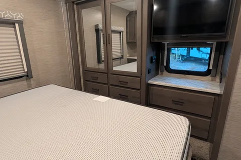 Val's Victory - 2023 Thor Motor Coach Freedom Traveler Class A