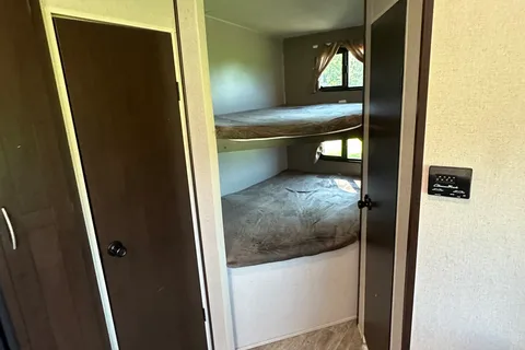 Sportsmen 281BHK Fifth Wheel