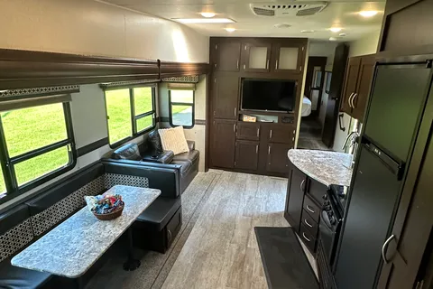Sportsmen 281BHK Fifth Wheel