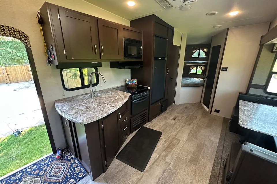 Sportsmen 281bhk Fifth Wheel