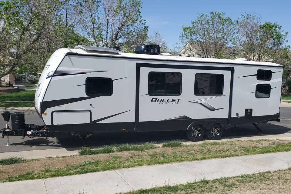 Gibbons Bullet 287QBS Travel Trailer