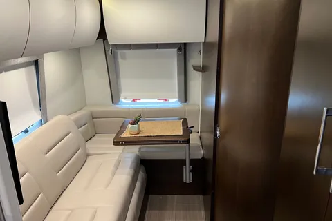 Vincent's Leisure Travel Vans 2019 Class B