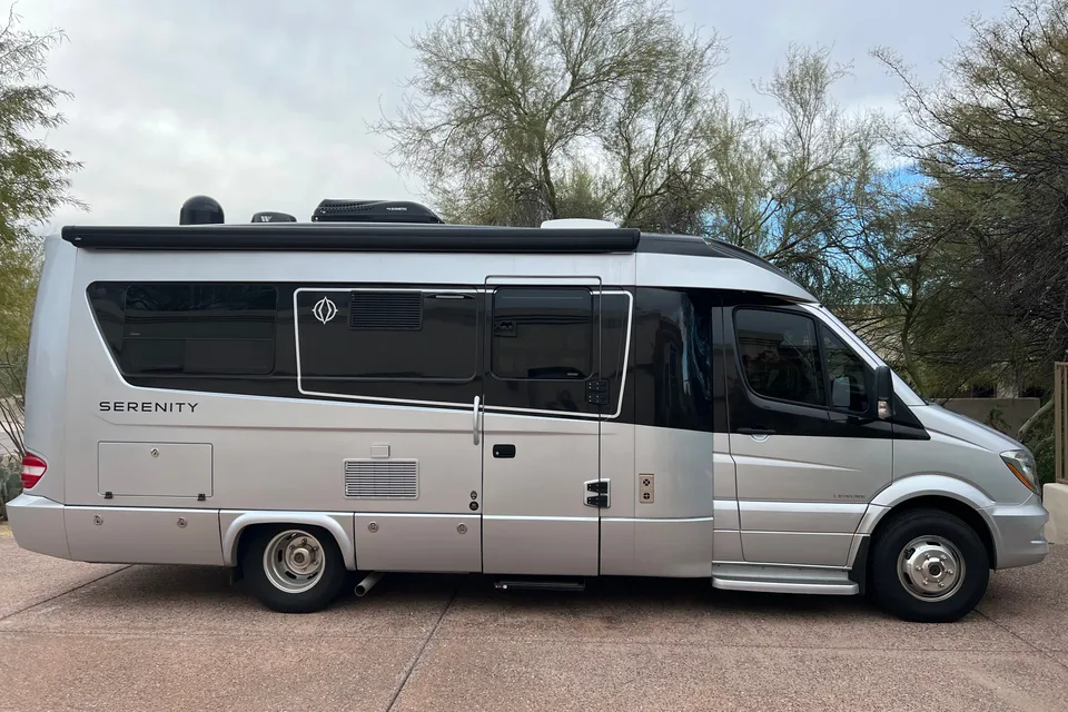 Vincent's Leisure Travel Vans 2019 Class B