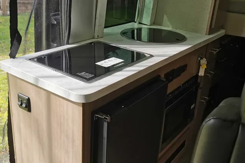 Emma 's 2021 Ford Transit 21ft  Campervan
