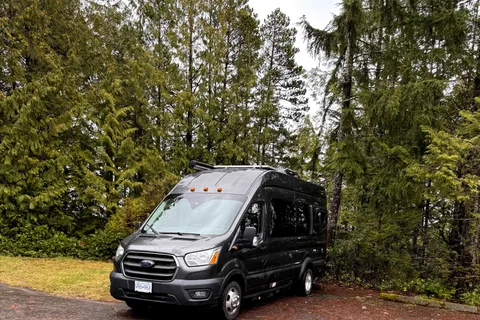Emma 's 2021 Ford Transit 21ft  Campervan